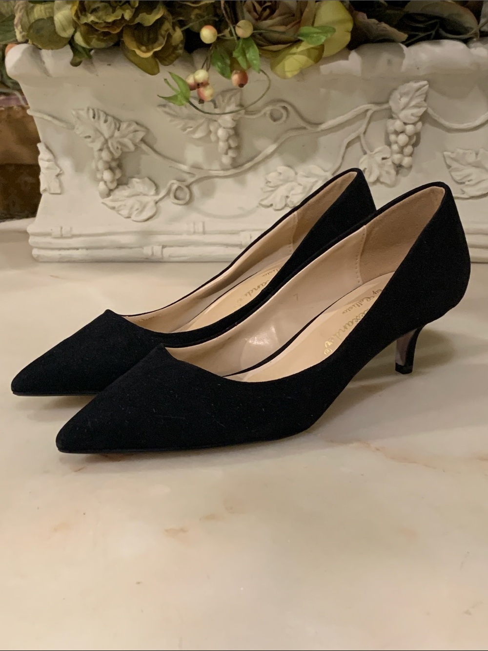 Athena Alexander Black Kitten Heel size 7